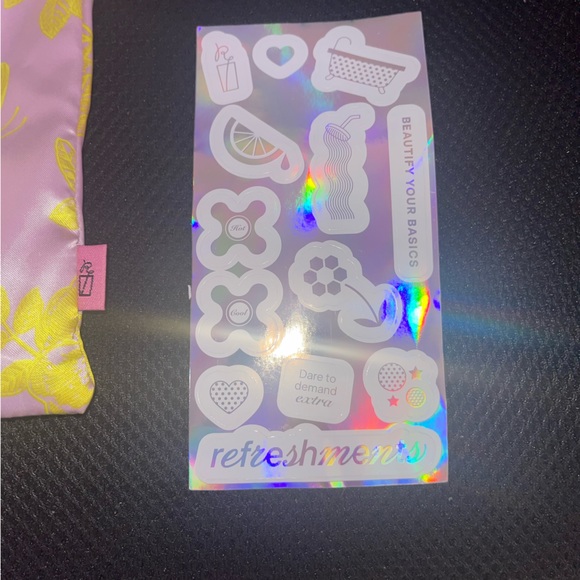 IPSY Cleansing Face Wipes w/ Bag & Stickers - Picture 3 of 5